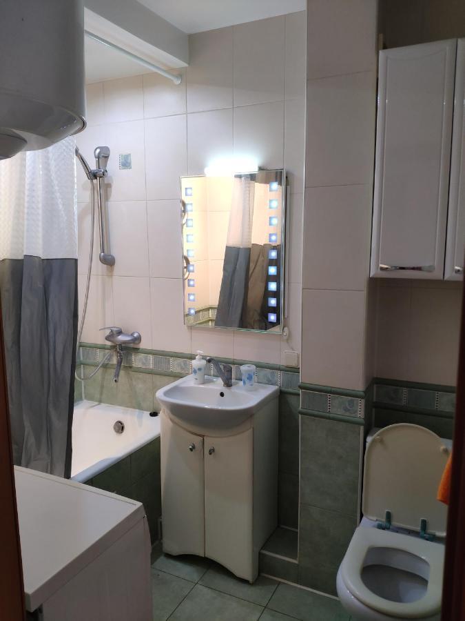 Cozy One Bedroom Apartment Київ Екстер'єр фото